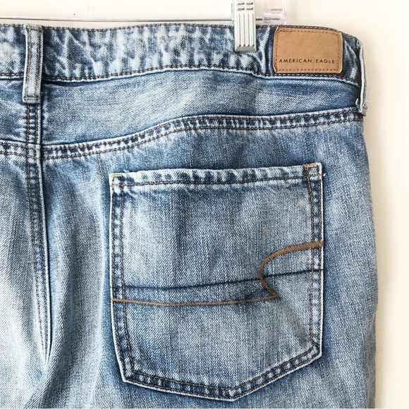 American Eagle Distressed Ripped Tomgirl Button Fly High Rise Jeans Size 16 - Picture 6 of 11